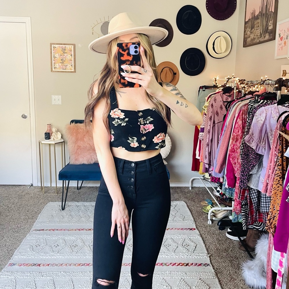 American Eagle Floral Smocked Crop Tank - Picture 2 of 7